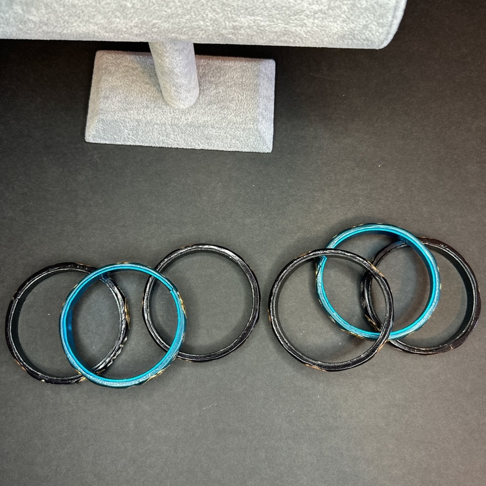 Beautiful Bangle Set - image 3